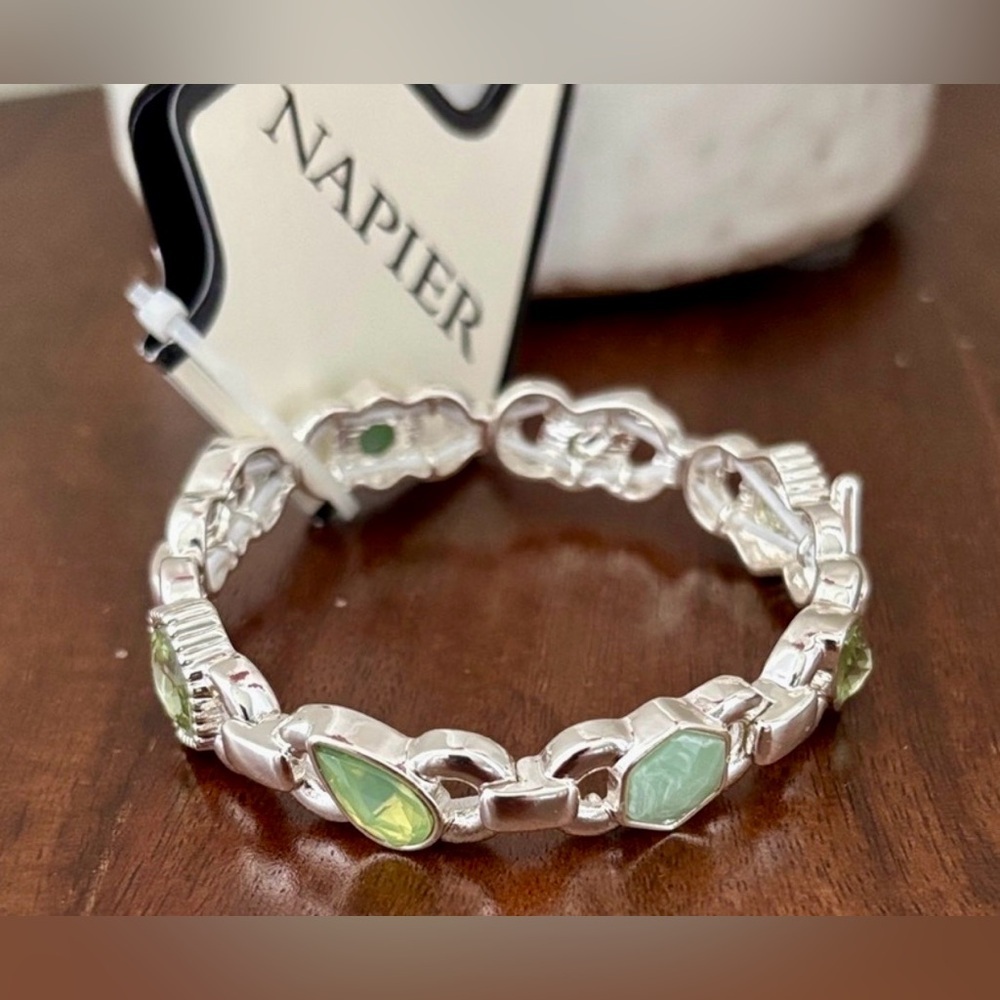 Napier Silvertone Stretch,hexagon,teardrop acrylic stones,mint green/aqua